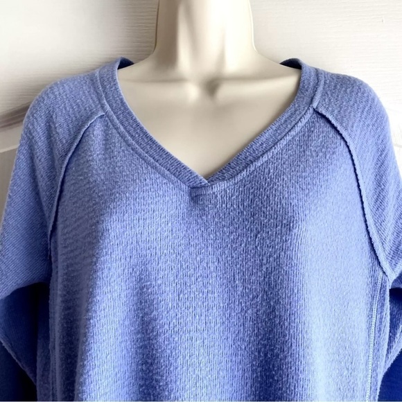 Wildfox V Neck Sweater - Picture 3 of 8